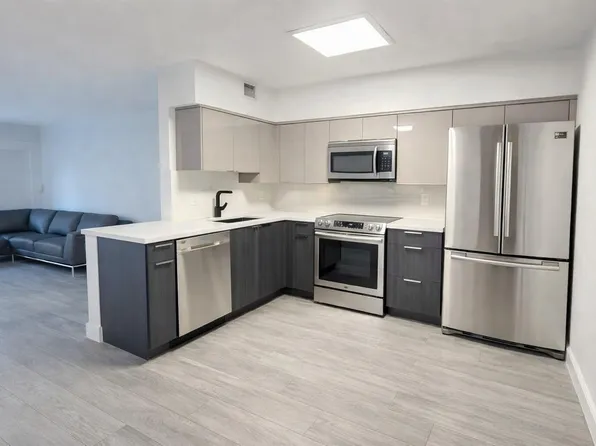 3220 Bayview Drive #211, Fort Lauderdale, FL 33306