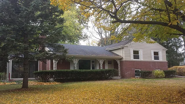 915 Lane Lorraine photo 1