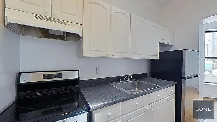 Rented by Bond New York | media 34