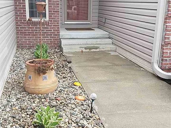 2nd image of 21425 Parkview Dr