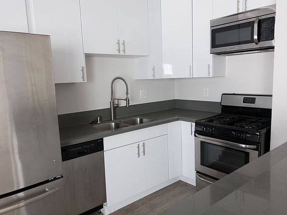 4th image of 1233 N Orange Grove Ave #8