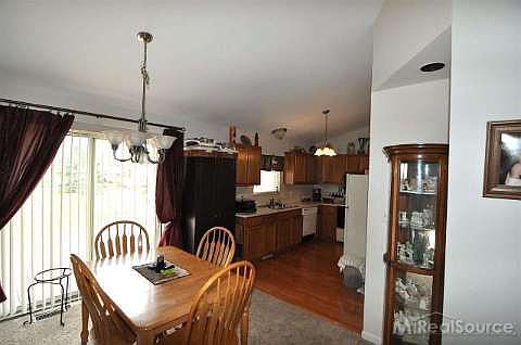 4th image of 40834 Magnolia Dr W