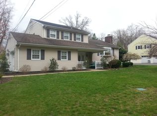 319 Woods End Rd, Westfield, NJ 07090