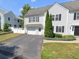 127 Maple St UNIT 127, Needham, MA 02492