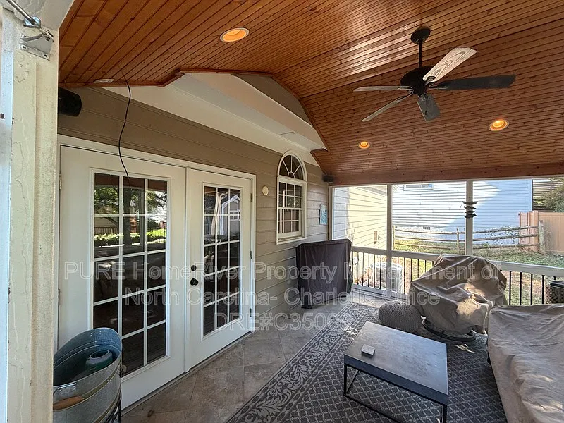 4 bed, 3.0 bath, 2296 sqft, $3,699 — Photo 4