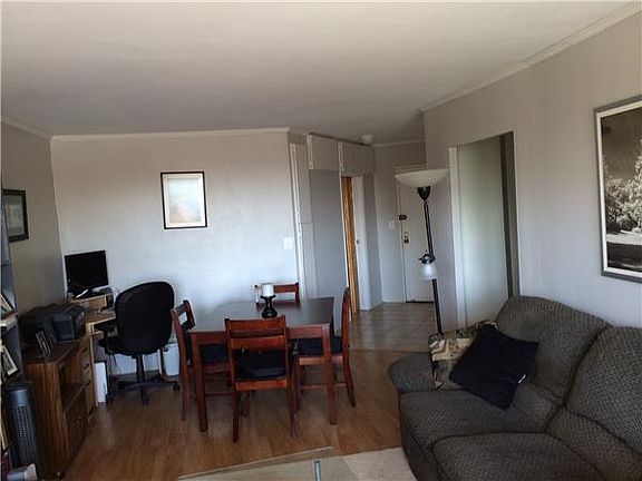 4th image of 5900 Arlington Ave APT 3R