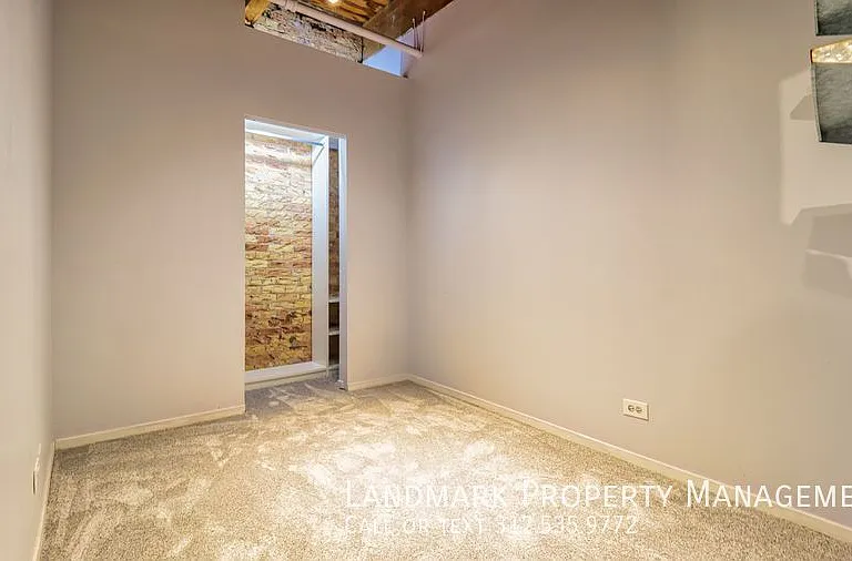 375 W Erie St #403 — Photo 20