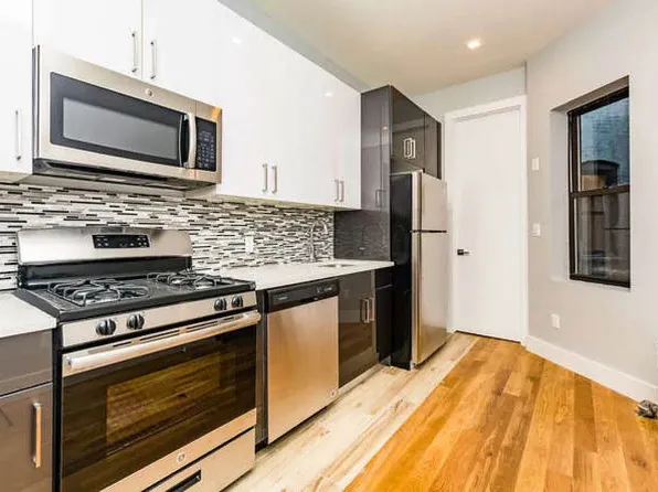 510 Jackson Avenue image 1 of 9