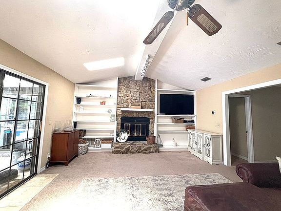 4th image of 1270 Tangerine Dr