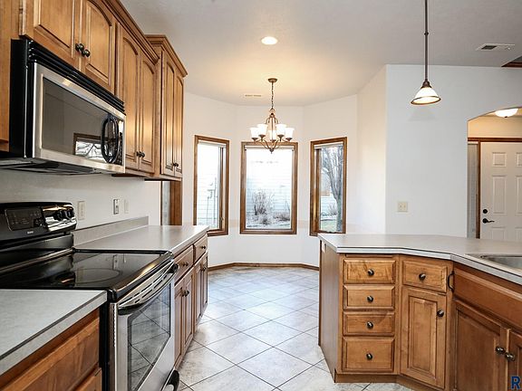 4th image of 718 E 70th Pl