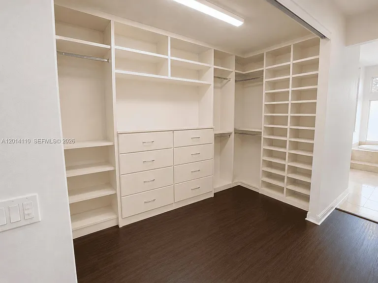 3424 Belmont Ter — Photo 23