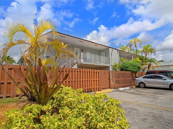 15411 SW 81st Circle Ln APT 34, Miami, FL 33193