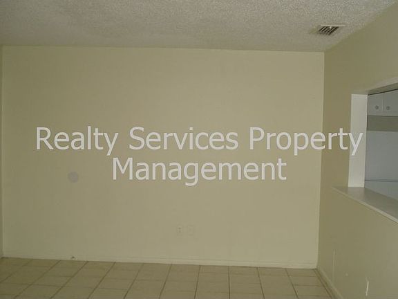 5th image of 2276 Euclid Ave APT B4