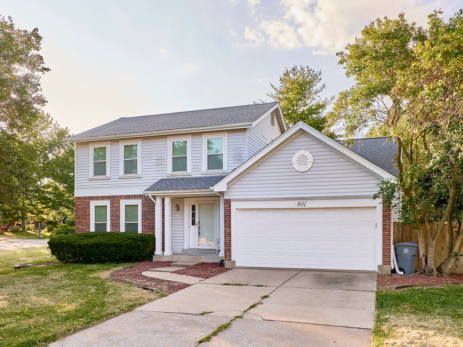3 bed, 2.5 bath, 1778 sqft, $2,050 — Photo 2