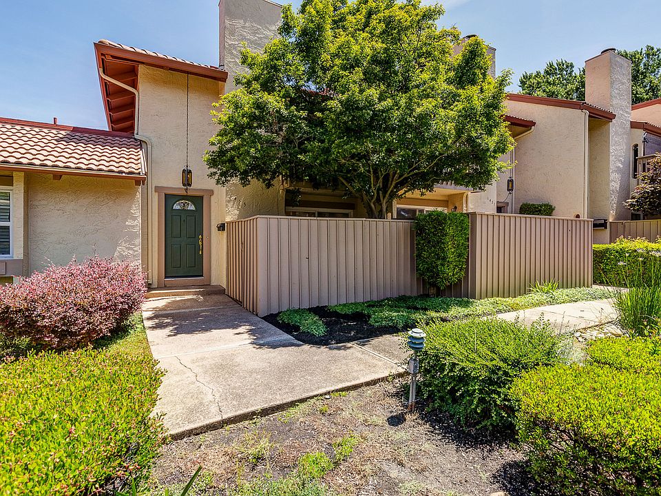 1st image of 1425 Camino Peral