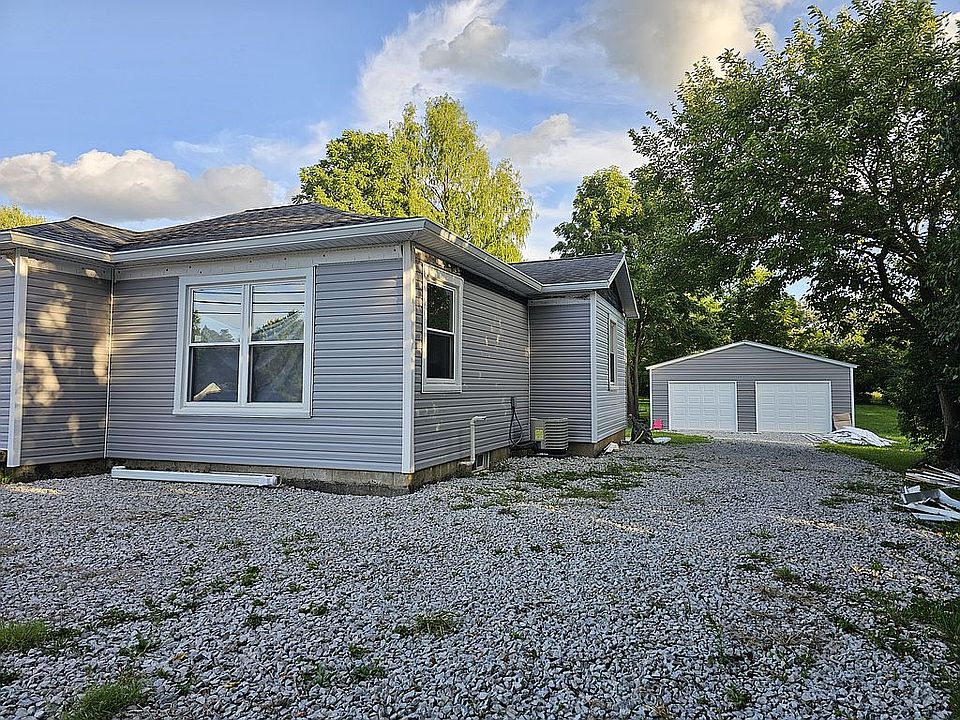 2nd image of 2517 Mounds Rd