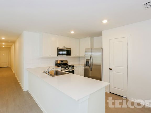 5th image of 15249 Bullfighter Blvd