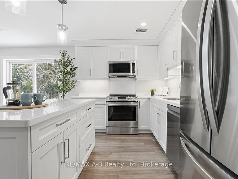 100 Gordon St #103 — Photo 6