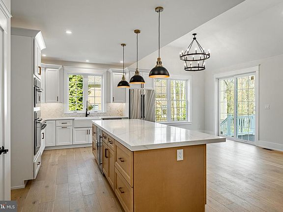 5th image of 109 W Forge Rd