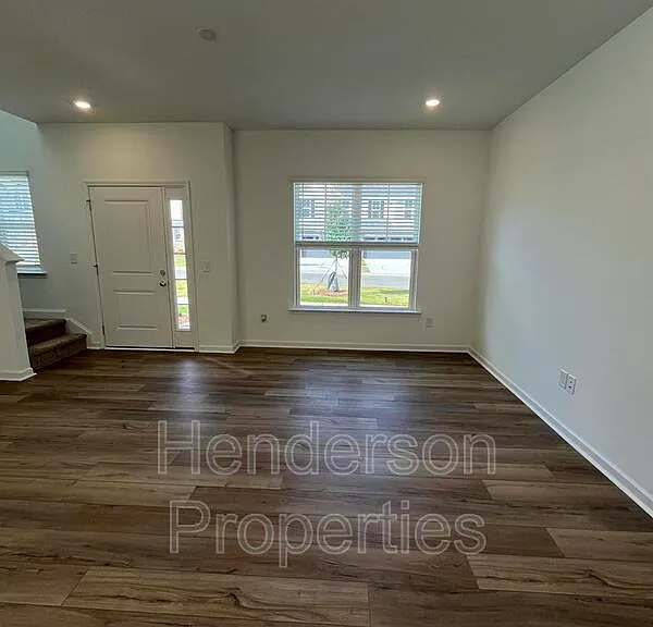 2100 Cobble Ct — Photo 10