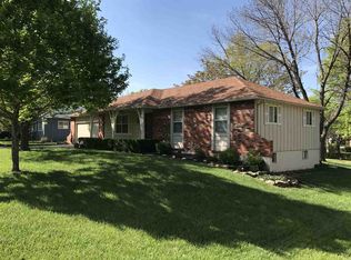 4836 SW Cochise Ave, Topeka, KS 66614