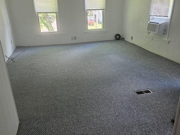 5th image of 413 1/2 N Marshall Ave