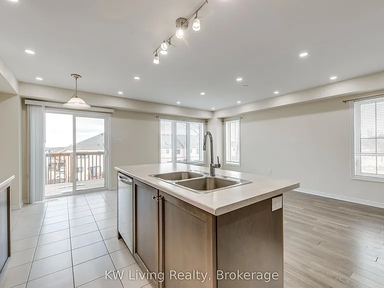 17 Allcroft Ct #UPPER — Photo 6