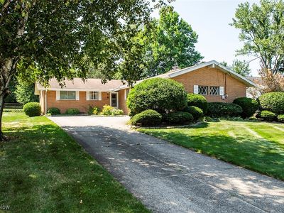 28753 Tudor Dr, North Olmsted, OH, 44070