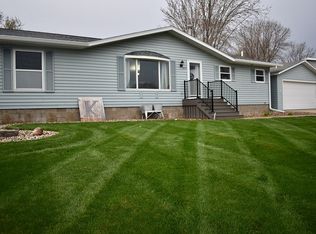 620 Beck Ave, Remsen, IA 51050