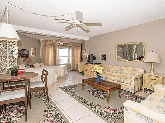3rd image of 16400 Gulf Blvd APT 606
