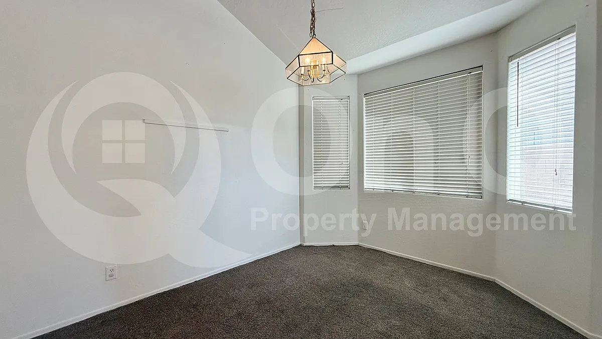 4 bed, 4.0 bath, 2159 sqft, $2,295 — Photo 3