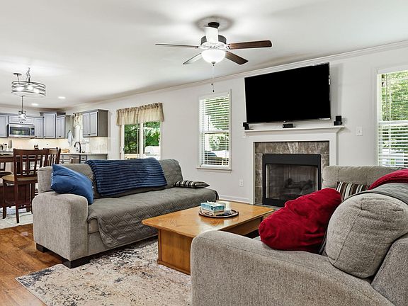 3rd image of 265 Ridge Dr