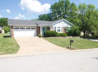7 Suncrest Dr, Saint Peters, MO