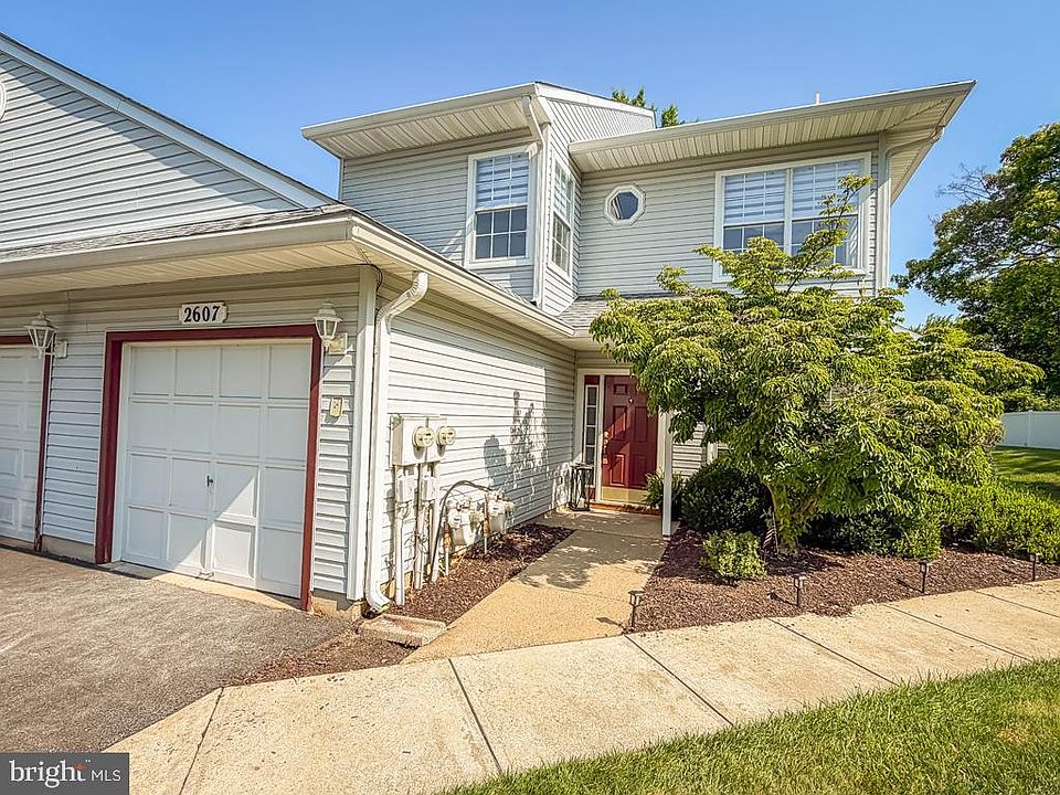 1st image of 2607 Lynbrooke Dr