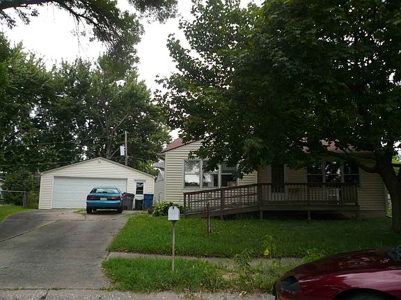 2nd image of 313 19th Avenue Ct W
