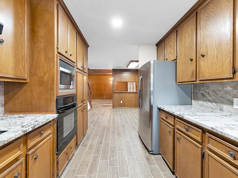 8102 Autumn Willow Dr — Photo 44