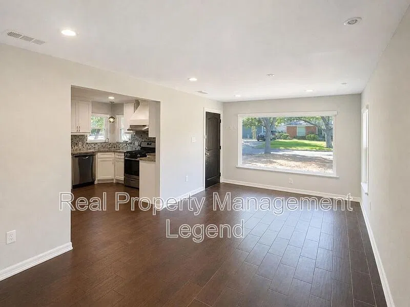 2 bed, 2.0 bath, 1032 sqft, $2,000 — Photo 4