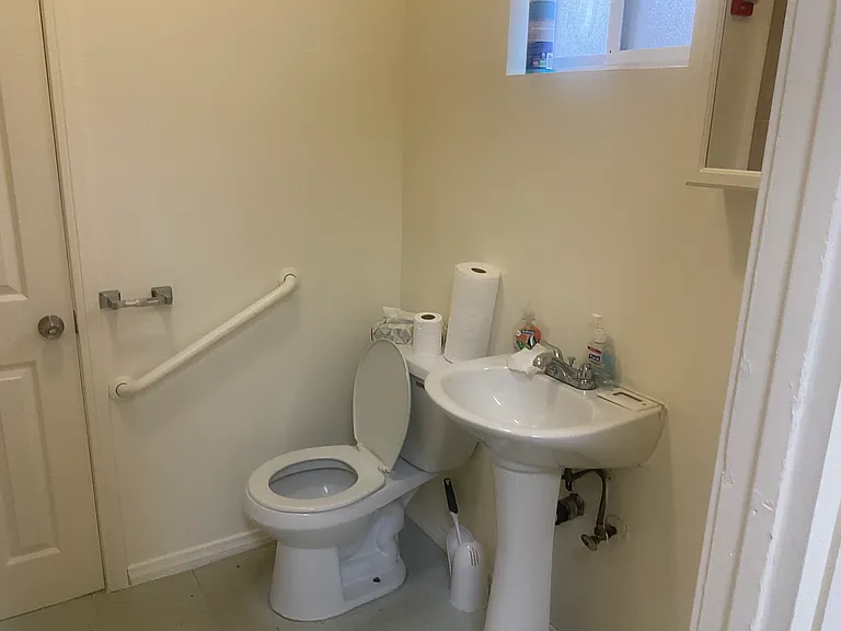 1412 W Jefferson Blvd — Photo 26