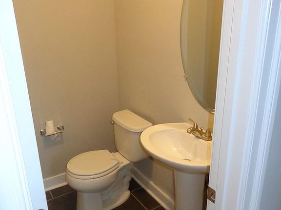 2nd image of 724 Jessamine St