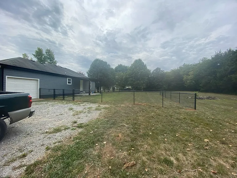 202 Caribou Trl — Photo 38
