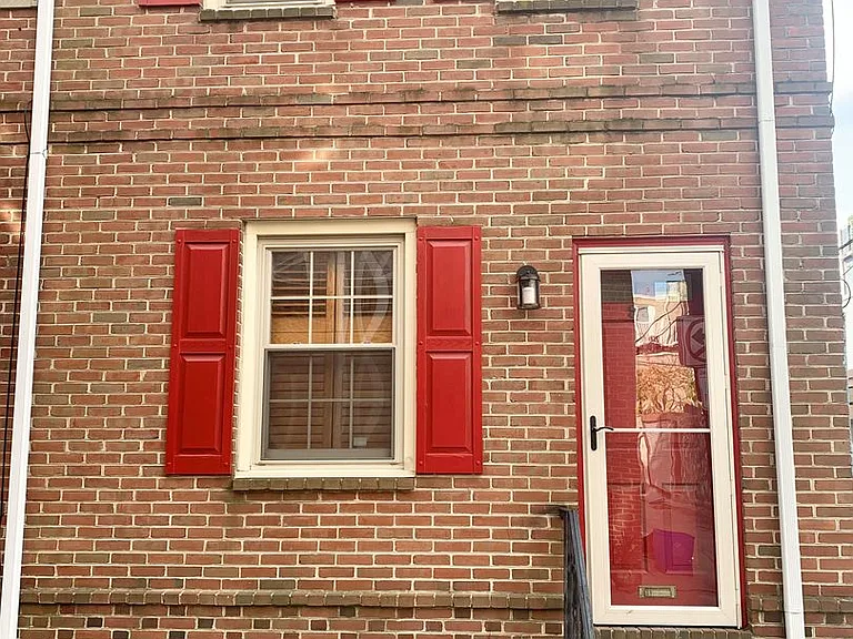 838 Kater St — Photo 3
