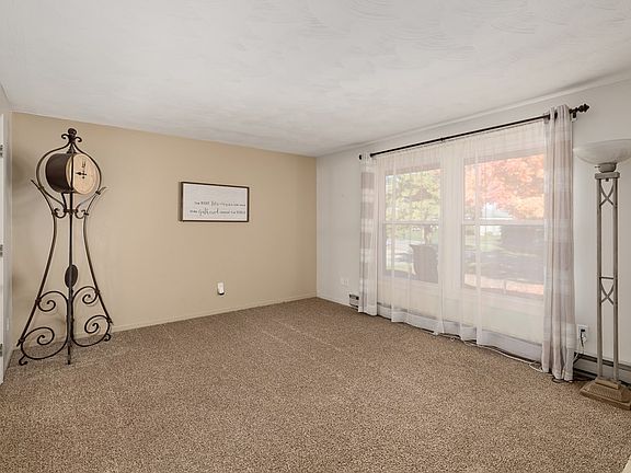 3rd image of 2510 Bryonaire Dr