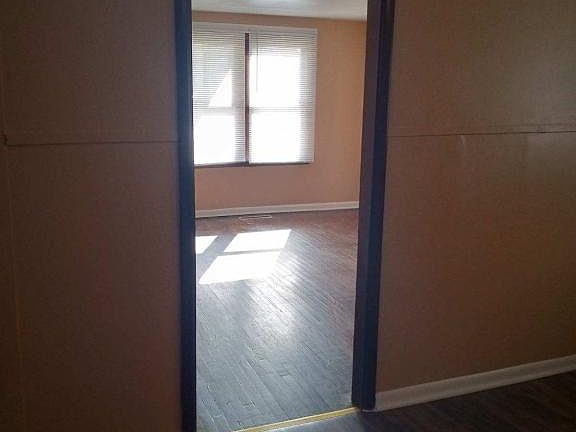 5th image of 402 E Snider St #1