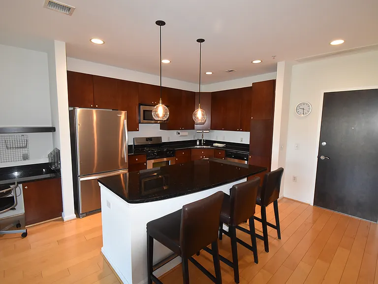 444 W Broad St #530 — Photo 4