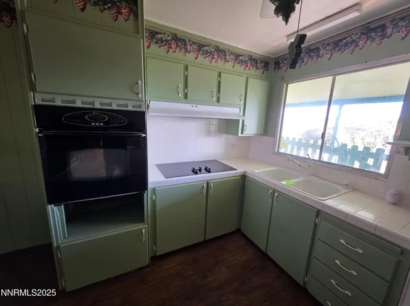 1340 Sandstone Dr, Wellington, NV 89444