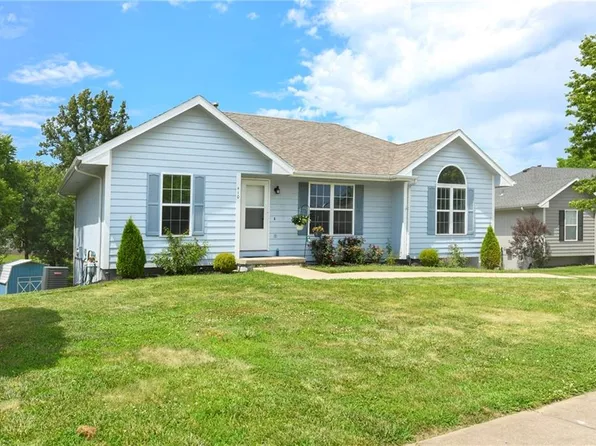410 Brookside Cir, Kearney, MO 64060