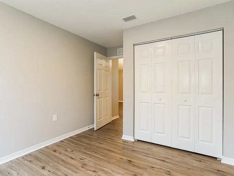 961 N Saint Johns St — Photo 14