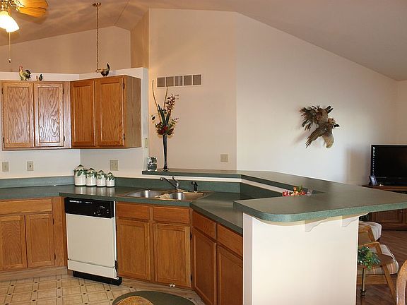 4th image of 620 Eastway Cir