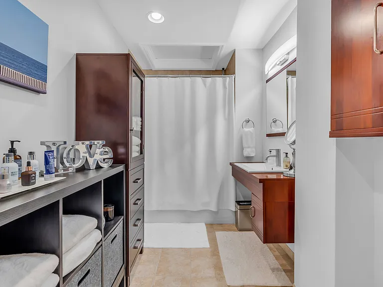 300 Emory Street — Photo 24