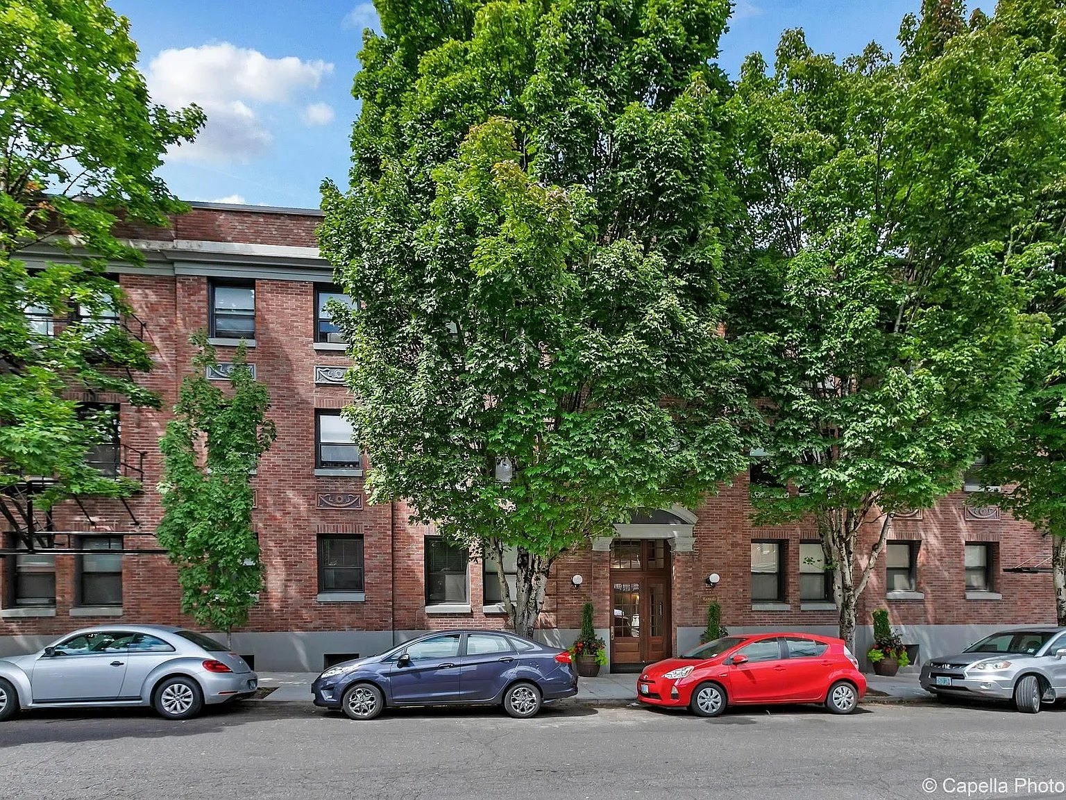 Marcella Apartments — Photo 2